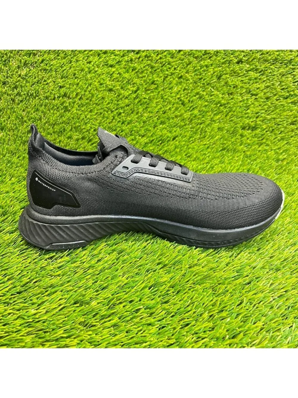 Flux Adapt Waterproof Runner Stealth Black Mens Size 8 Barefoot Running Shoes